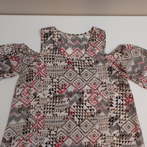 Women's Lightweight Shoulderless top with fun patchwork print - Picture 6 of 7